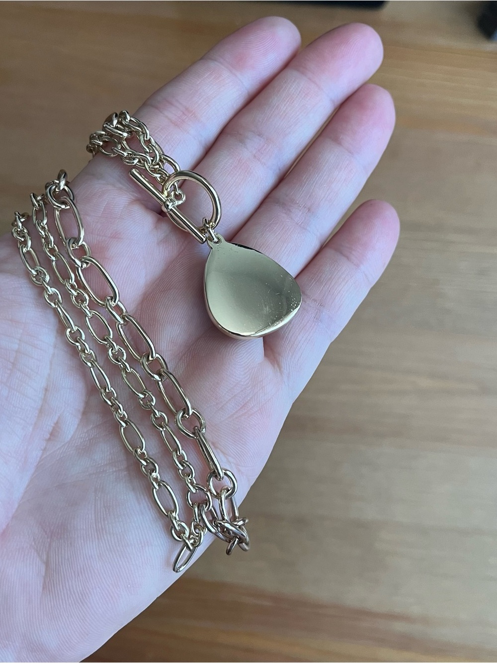 Pendant necklace gold tone toggle closure women's' jewelry statement acrylic - Picture 4 of 9